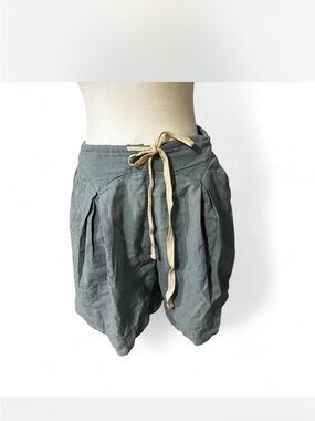 Women's Gray Drawstring Pleated Linen Shorts